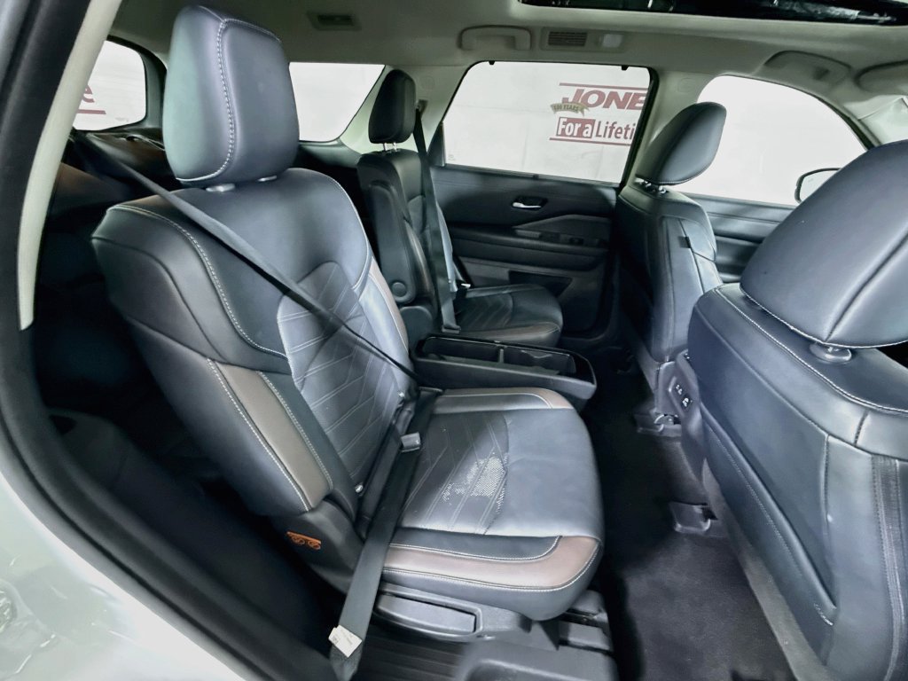 Certified 2024 Nissan Pathfinder Platinum AWD/4WD image 35