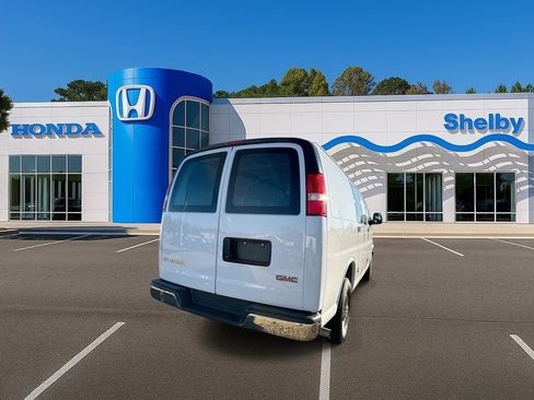 Used 2024 GMC Savana 2500 w/ Driver Convenience Package image 8