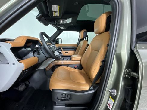 Used 2023 Land Rover Defender 110 SE image 16