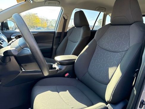 Used 2024 Toyota RAV4 XLE image 19