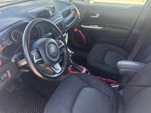 Used 2016 Jeep Renegade Trailhawk AWD/4WD image 9