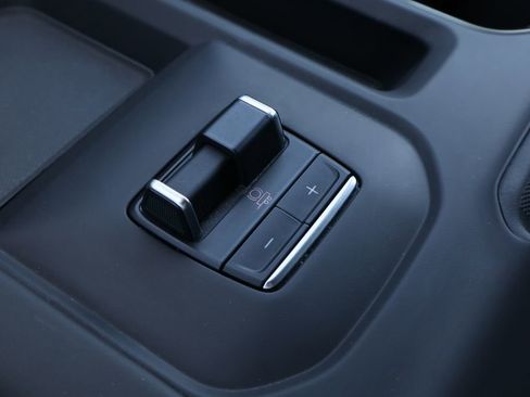 Certified 2024 GMC Sierra 2500 AT4X w/ AT4X AEV Edition image 19