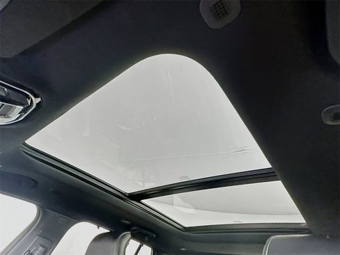 Used 2023 Jeep Grand Cherokee Overland w/ Luxury Tech Group IV image 21