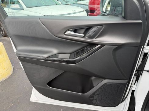 Used 2025 Chevrolet Equinox LT image 18