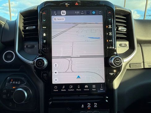 New 2026 RAM 1500 4x4 Crew Cab image 19