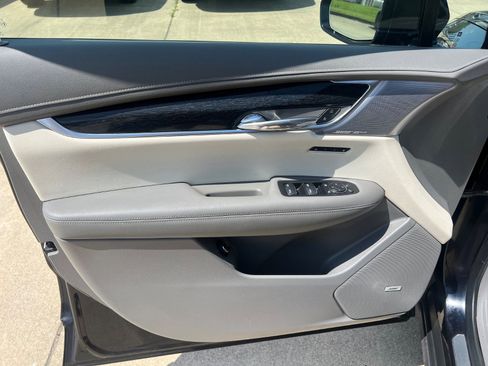 Used 2022 Cadillac XT6 Premium Luxury w/ Technology Package image 18