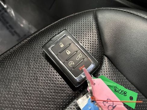 Used 2023 Jeep Grand Cherokee Limited w/ Luxury Tech Group II image 28