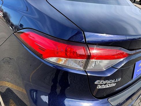 Used 2022 Toyota Corolla LE image 30