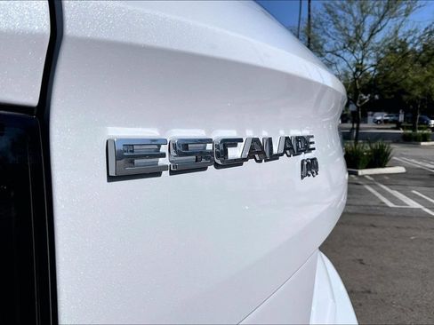 New 2026 Cadillac Escalade IQ Luxury 2 w/ LPO, Floor Liner Package AWD/4WD image 29