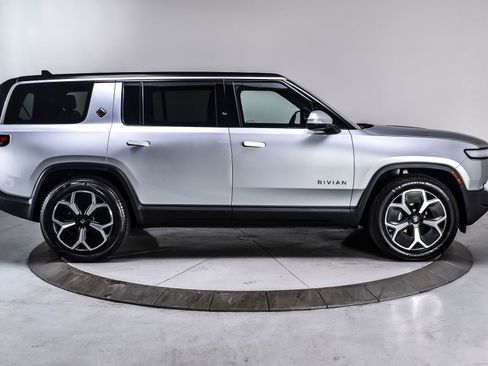Used 2024 Rivian R1S Adventure AWD/4WD image 7