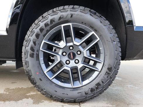 New 2026 GMC Terrain AT4 w/ LPO, Black Badging Package AWD/4WD image 38