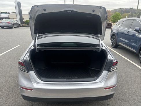 Used 2025 Honda Accord SE image 15