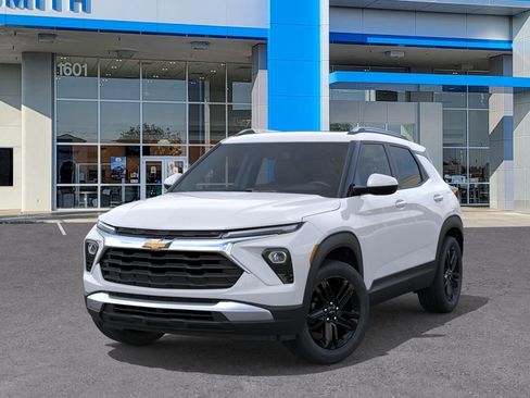 New 2026 Chevrolet TrailBlazer LT w/ Convenience Package FWD image 6