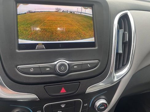 Used 2020 Chevrolet Equinox LS image 17