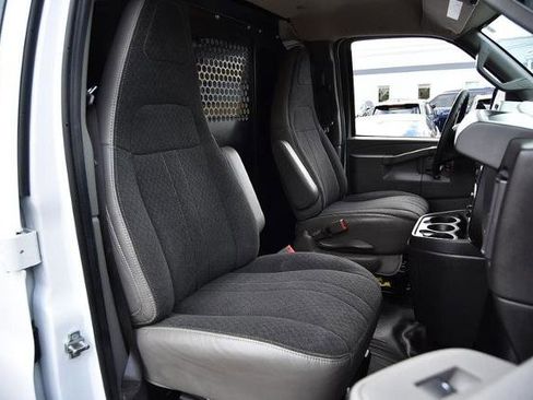 Used 2024 GMC Savana 2500 w/ Driver Convenience Package image 16