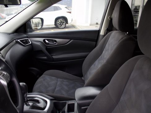 Used 2016 Nissan Rogue SV image 11