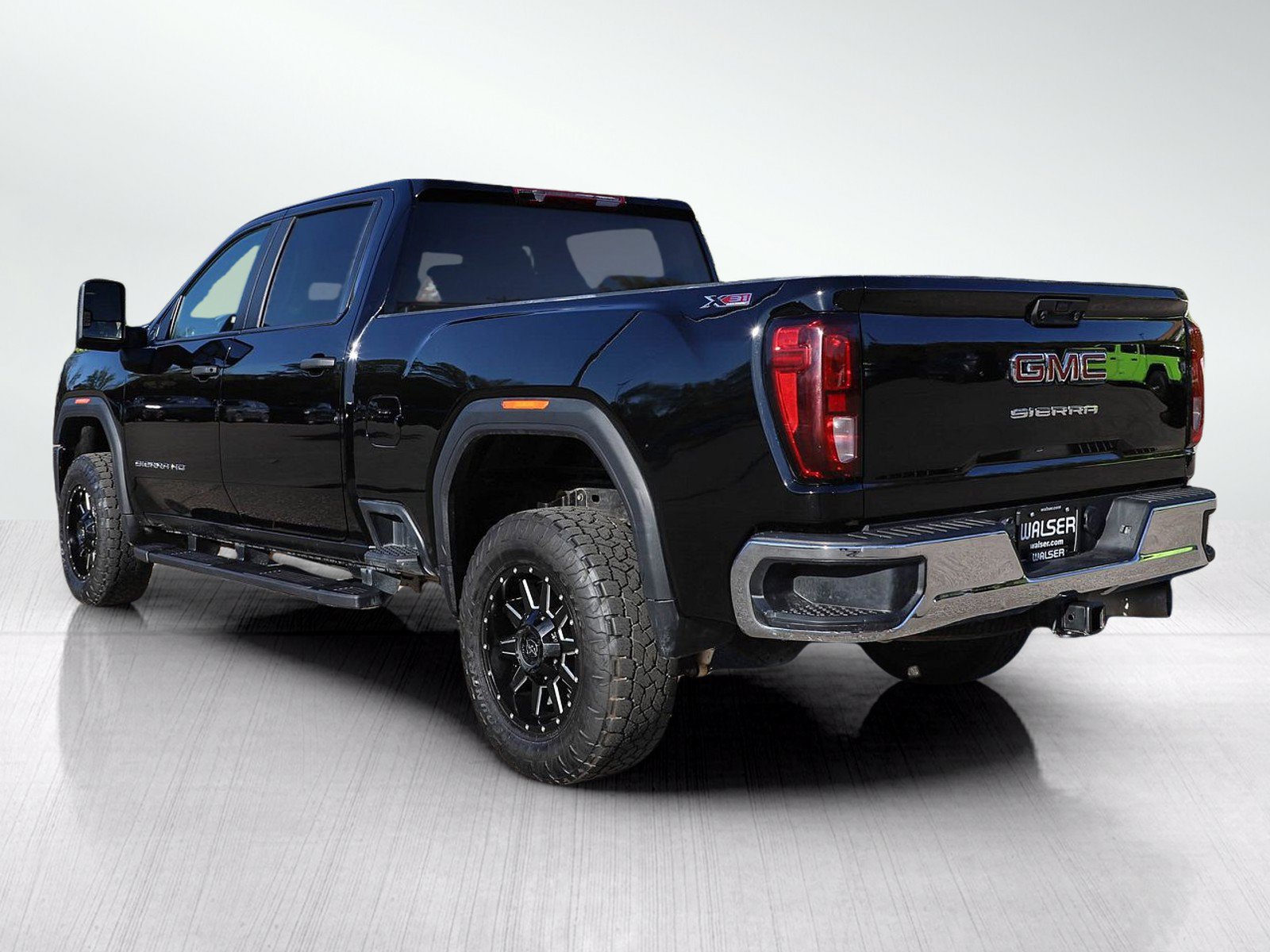 Used 2024 GMC Sierra 2500 Pro AWD/4WD image 3