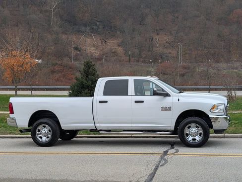 Used 2018 RAM 3500 Tradesman w/ Chrome Appearance Group image 5