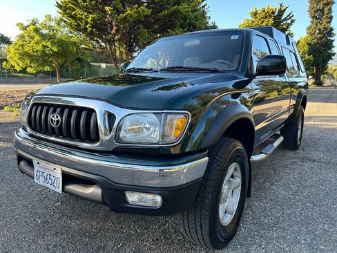 Used 2001 Toyota Tacoma PreRunner RWD image 1