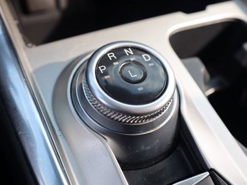 Used 2022 Ford Explorer XLT w/ Equipment Group 202A image 10