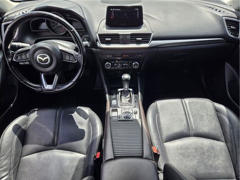 Used 2018 MAZDA MAZDA3 Touring w/ Appearance Package FWD image 24