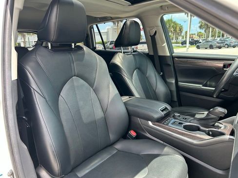 Used 2021 Toyota Highlander Limited AWD/4WD image 44