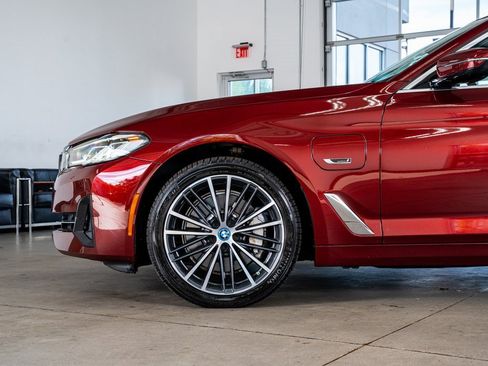 Used 2023 BMW 530e xDrive image 9
