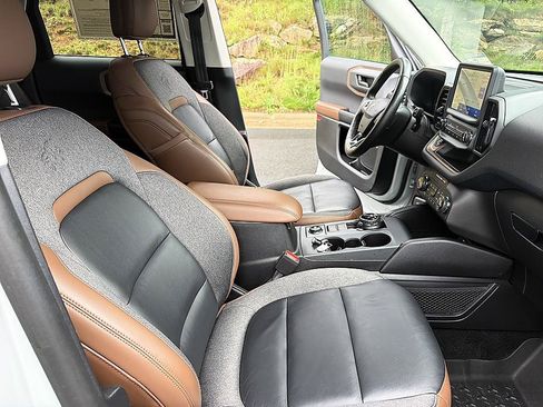 Used 2023 Ford Bronco Sport Outer Banks AWD/4WD image 19