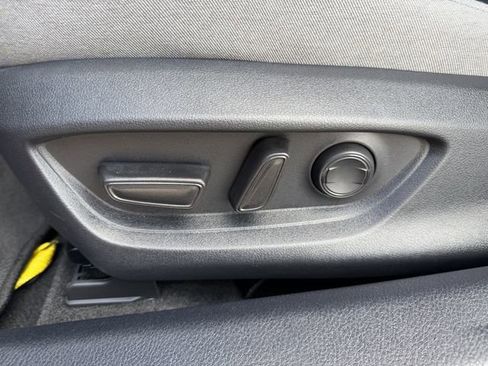 Used 2025 Toyota Camry LE w/ Convenience Package image 25