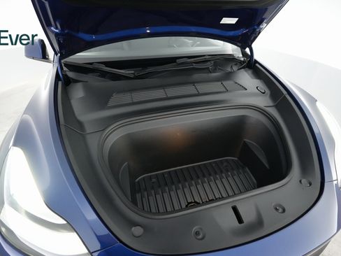 Used 2022 Tesla Model Y Long Range image 22