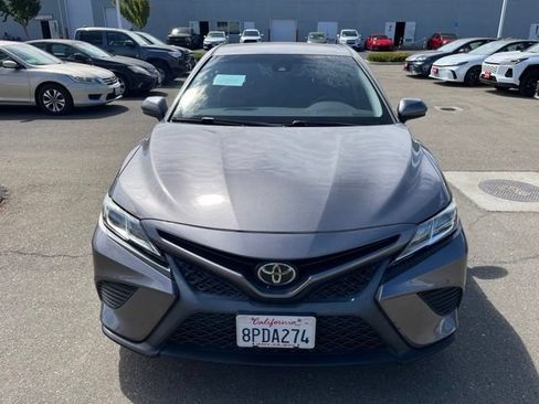 Used 2020 Toyota Camry SE w/ Carpet Mat Package FWD image 1