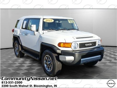 Used 2013 Toyota FJ Cruiser 4WD w/ Upgrade Pkg image 1