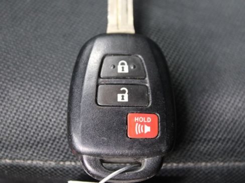 Used 2016 Toyota RAV4 LE AWD/4WD image 51