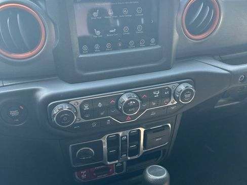 Used 2021 Jeep Gladiator Mojave w/ Cold Weather Group AWD/4WD image 16