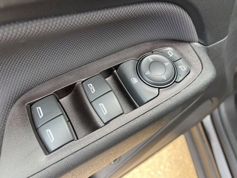 Used 2022 Chevrolet Equinox RS w/ LPO, Floor Liner Package image 11