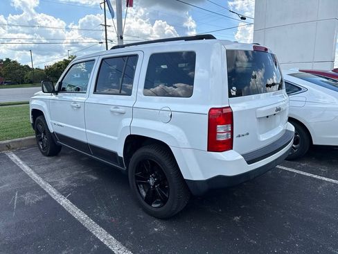 Used 2017 Jeep Patriot Latitude AWD/4WD image 4