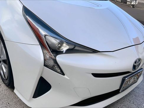 Used 2016 Toyota Prius Four FWD image 31