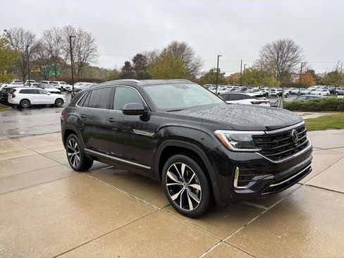 New 2026 Volkswagen Atlas Cross Sport SEL Premium R-Line AWD/4WD image 1
