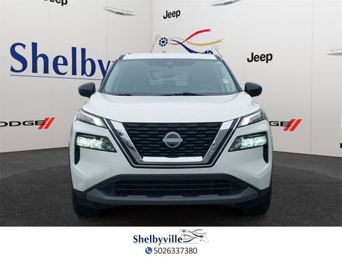 Used 2023 Nissan Rogue S image 2