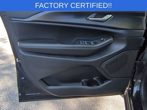 Certified 2025 Jeep Grand Cherokee Altitude RWD image 12