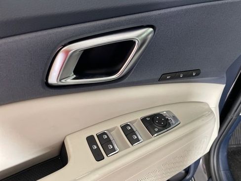 New 2026 Kia Carnival EX image 15