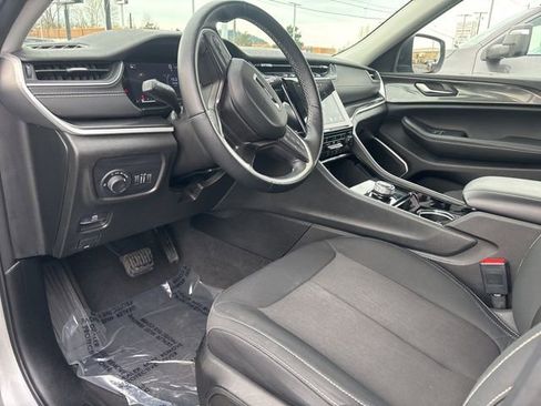 Used 2022 Jeep Grand Cherokee L Laredo w/ Luxury Tech Group I image 18