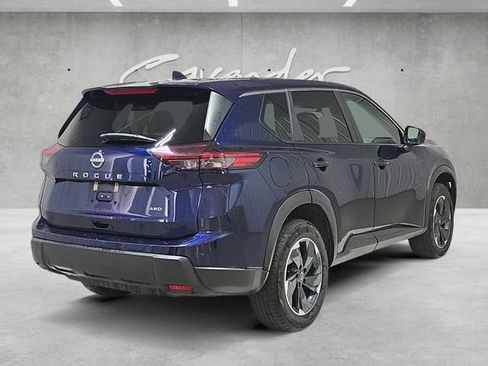 Used 2025 Nissan Rogue SV AWD/4WD image 16