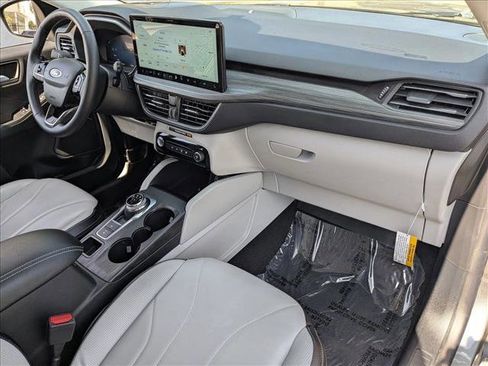 Used 2025 Ford Escape SE w/ PHEV Premium Package FWD image 24