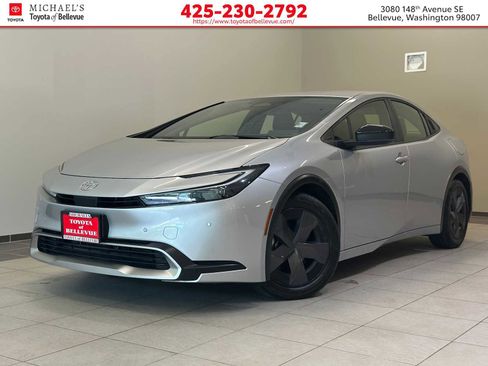 Used 2024 Toyota Prius Prime FWD image 2