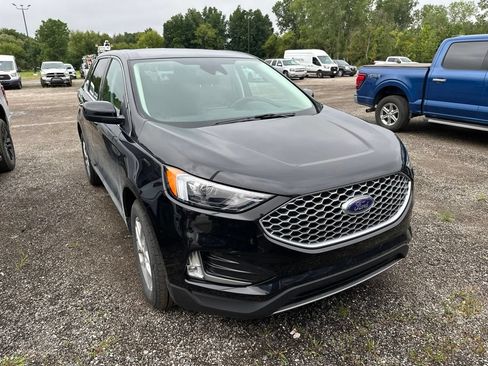 Used 2024 Ford Edge SEL w/ Convenience Package AWD/4WD image 3