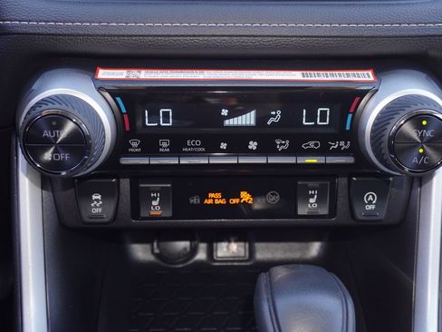 Certified 2025 Toyota RAV4 XLE w/ Convenience Package FWD image 18