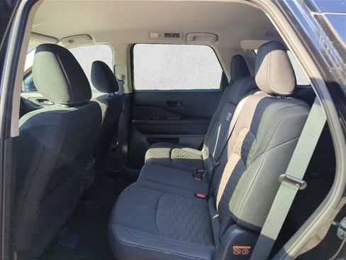 Used 2024 Nissan Pathfinder SV FWD image 18