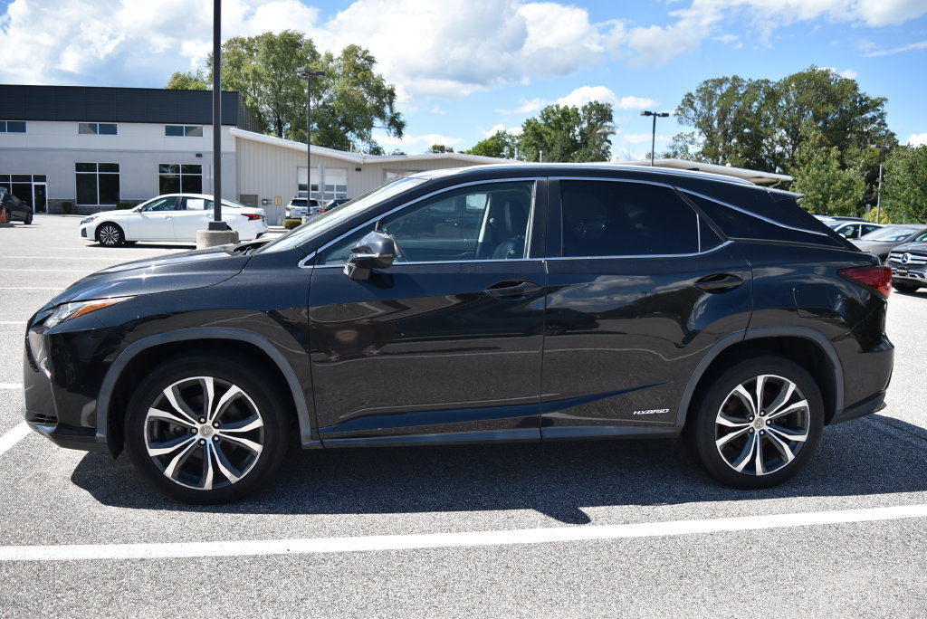 Used 2017 Lexus RX 450h AWD w/ Cold Weather Package image 3
