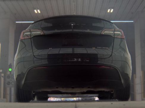 Used 2023 Tesla Model Y Long Range AWD/4WD image 8